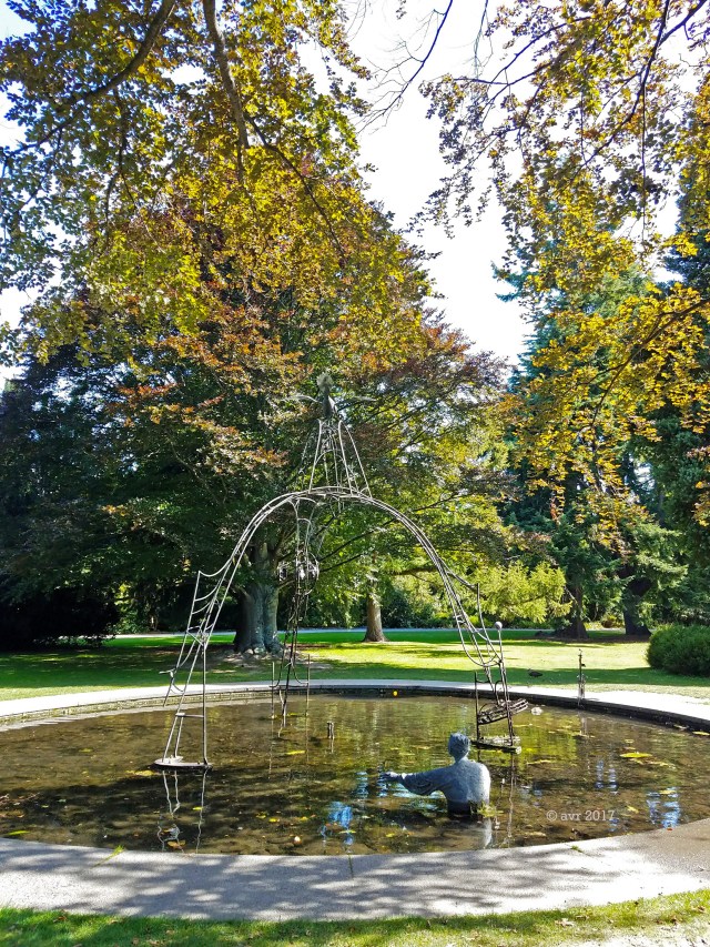 Christchurch Botanic Gardens metal sculpture